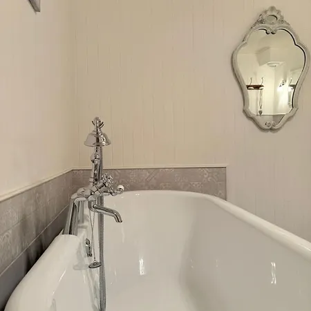 Coumeilles Apartman Leychert